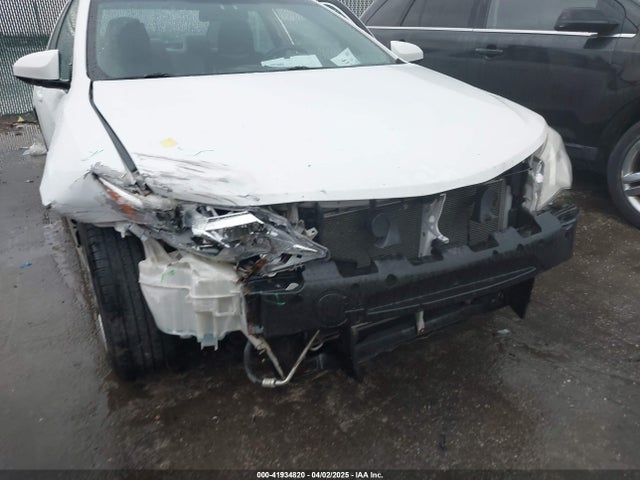 4T1BF1FK0EU375517 Toyota CAMRY LE