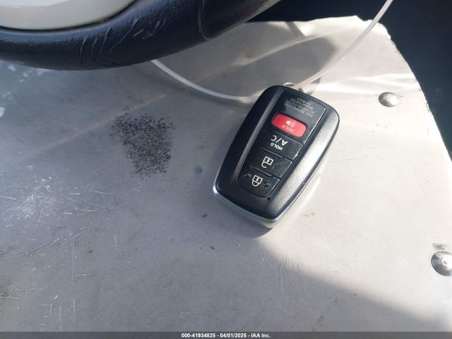 JTDKARFP2H3001031 Toyota Prius Prime Premium
