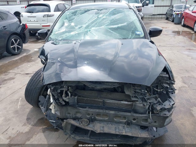 1FADP3F22JL311975 Ford FOCUS SE