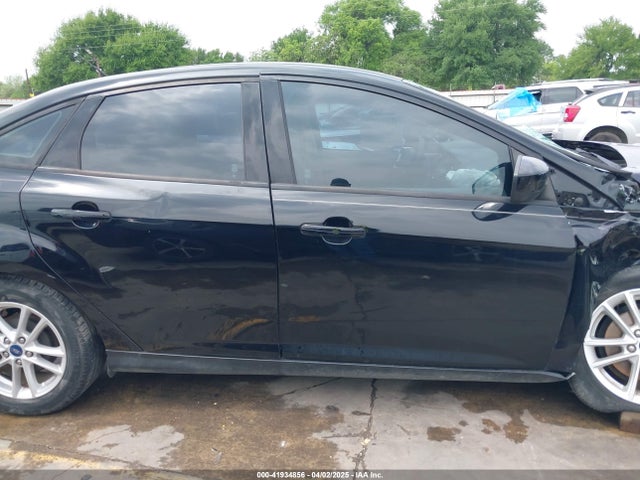 1FADP3F22JL311975 Ford FOCUS SE