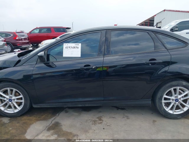 1FADP3F22JL311975 Ford FOCUS SE