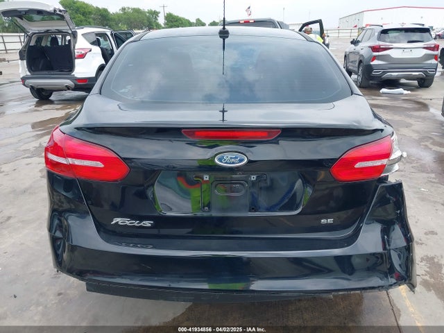 1FADP3F22JL311975 Ford FOCUS SE