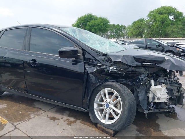 1FADP3F22JL311975 Ford FOCUS SE