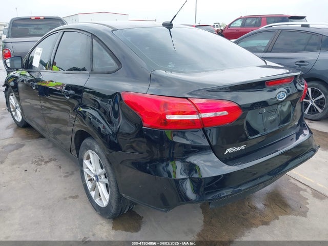 1FADP3F22JL311975 Ford FOCUS SE