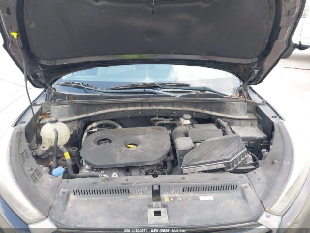 KM8J33A45JU613123 Hyundai TUCSON SEL