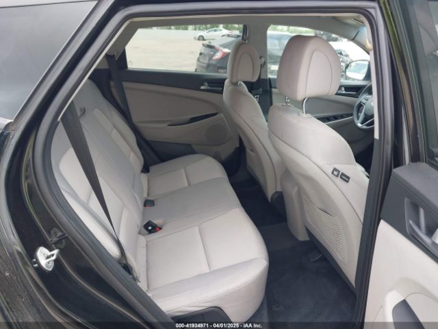 KM8J33A45JU613123 Hyundai TUCSON SEL