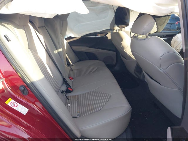 4T1B11HK5JU628160 Toyota CAMRY SE