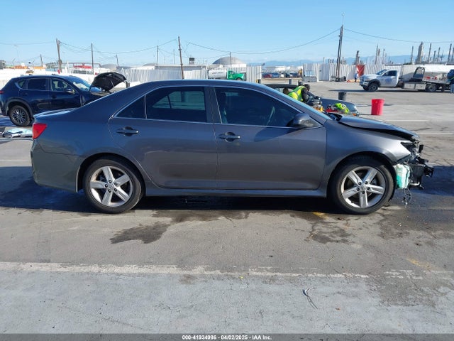 4T1BF1FK0EU736549 Toyota CAMRY SE
