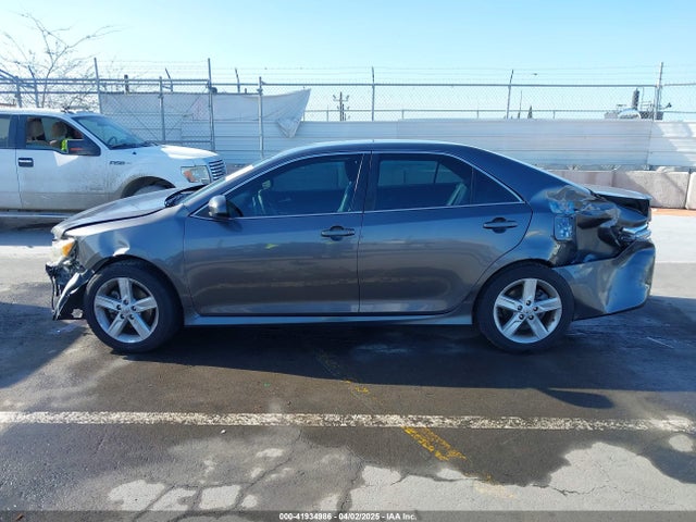 4T1BF1FK0EU736549 Toyota CAMRY SE