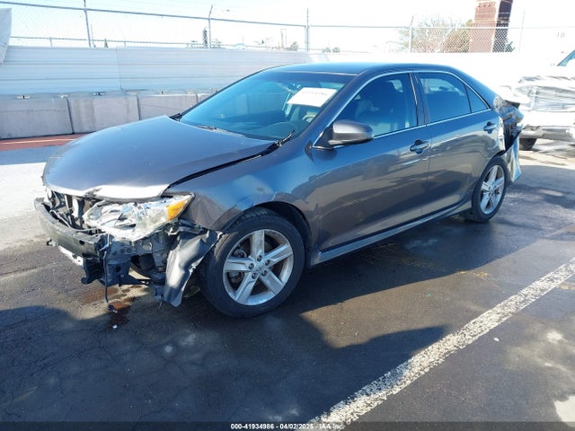 4T1BF1FK0EU736549 Toyota CAMRY SE