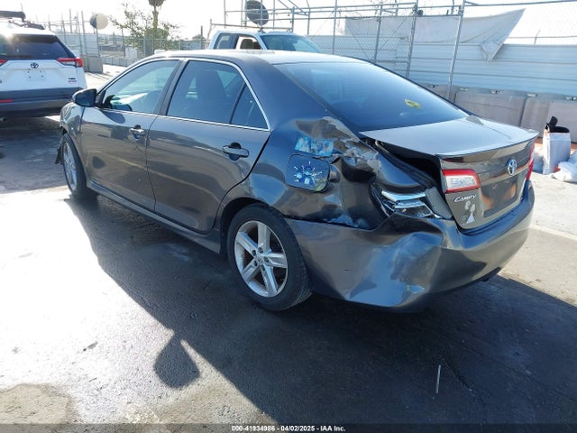 4T1BF1FK0EU736549 Toyota CAMRY SE