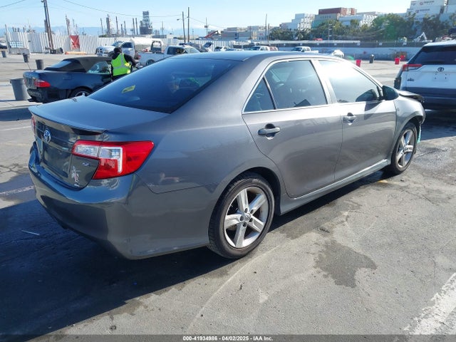 4T1BF1FK0EU736549 Toyota CAMRY SE