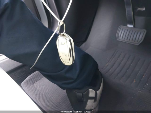 2019 TESLA MODEL S 5YJSA1E21KF299976 Photo 10