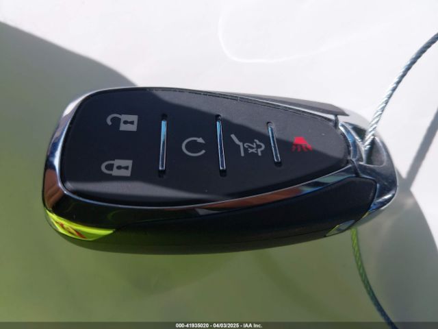 3GNAXUEV8NL127057 Chevrolet Equinox Awd Lt
