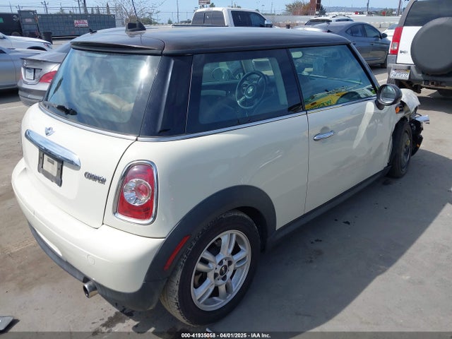 2013 MINI HARDTOP WMWSU3C58DT547783 Photo 3