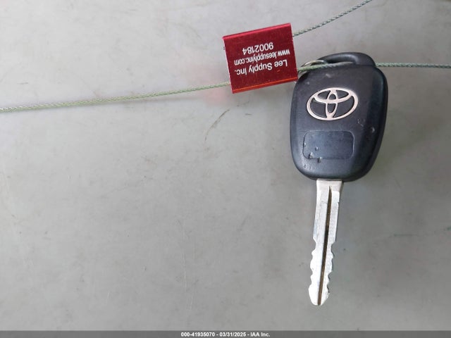 5YFBURHEXFP322371 Toyota COROLLA LE
