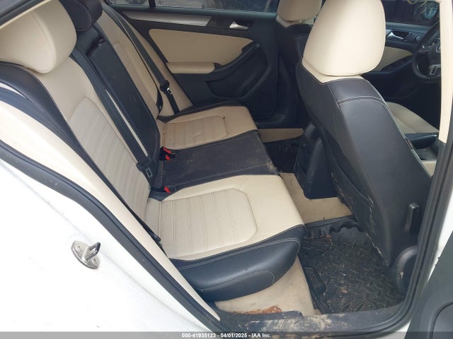 3VWL17AJ7EM439904 Volkswagen Jetta 1.8t Sel