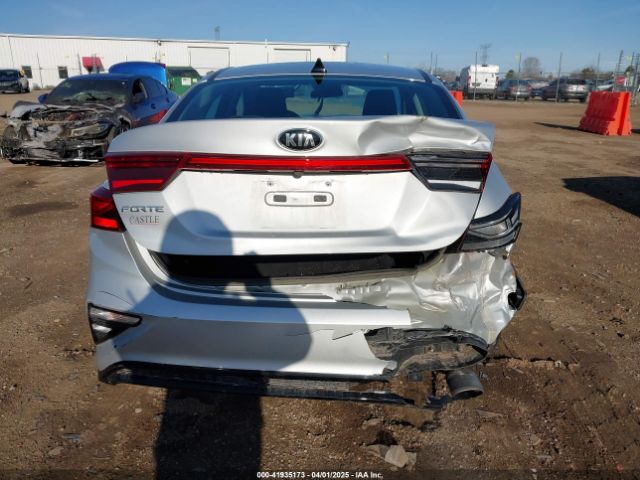 3KPF24AD7ME264259 KIA Forte Lxs