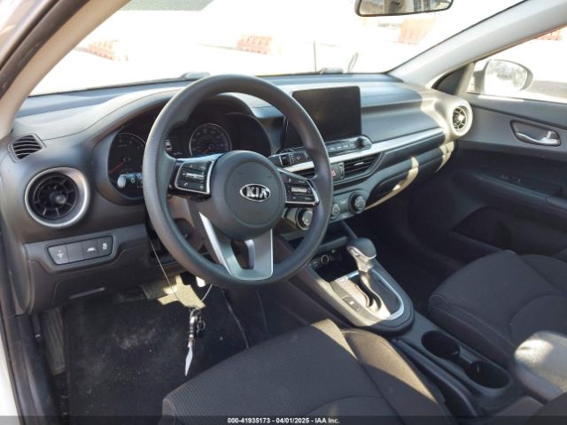 3KPF24AD7ME264259 KIA Forte Lxs
