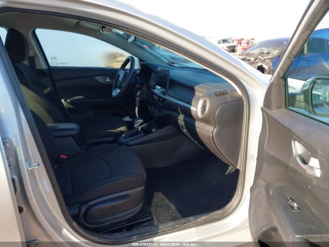 3KPF24AD7ME264259 KIA Forte Lxs