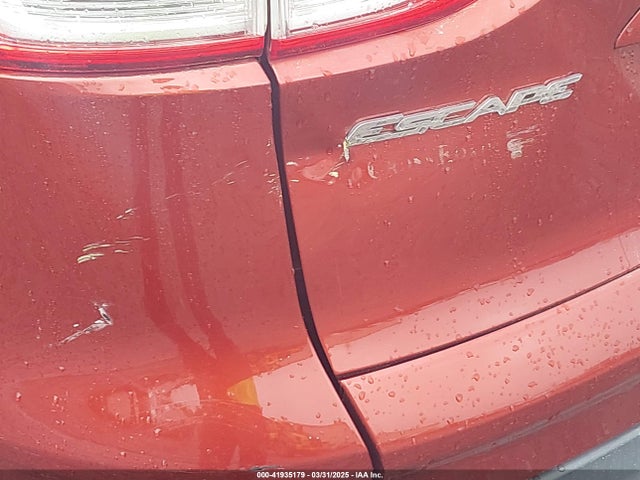 1FMCU0G9XEUD24123 Ford ESCAPE SE