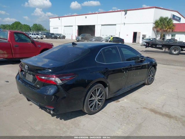4T1T11AKXMU609753 Toyota CAMRY SE