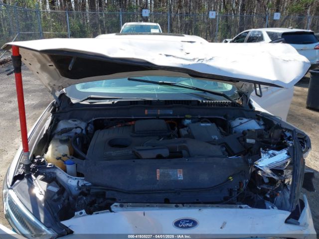 3FA6P0PU9JR105934 Ford Fusion Energi Se Luxury