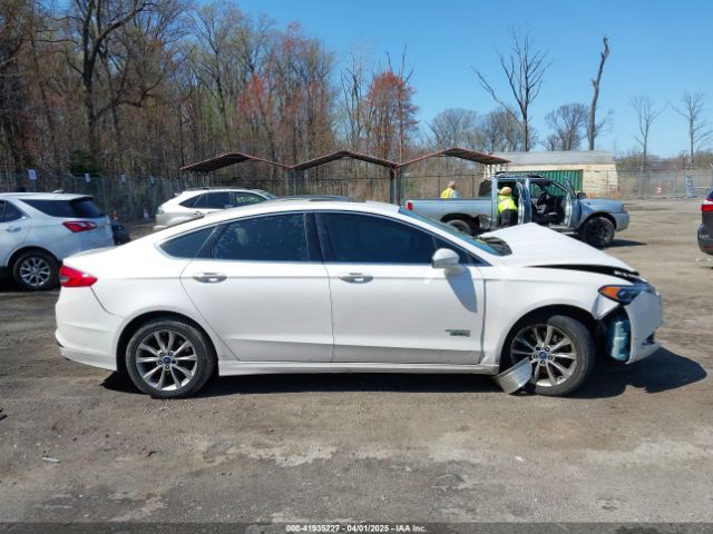 3FA6P0PU9JR105934 Ford Fusion Energi Se Luxury