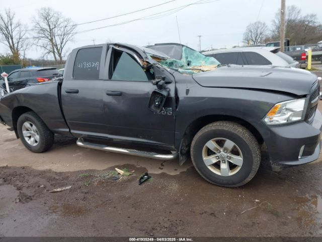 1C6RR7FG3HS849332 RAM 1500 Express  4x4 6'4 Box