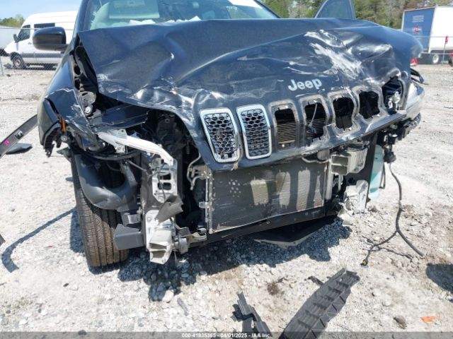 1C4PJMCX2KD307175 Jeep Cherokee Latitude 4x4