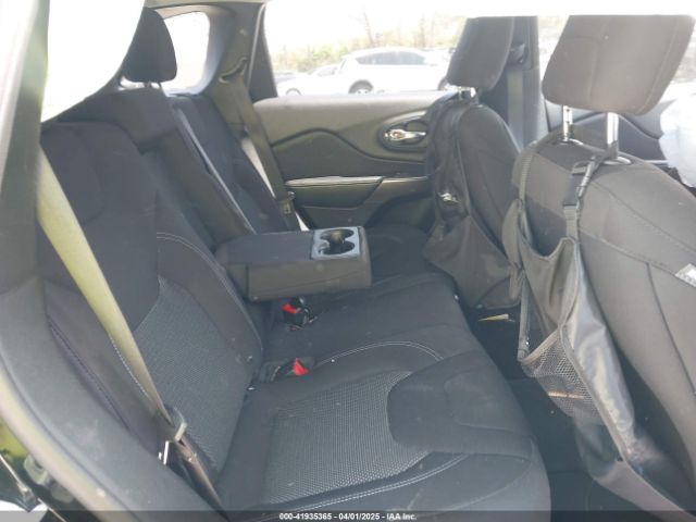 1C4PJMCX2KD307175 Jeep Cherokee Latitude 4x4