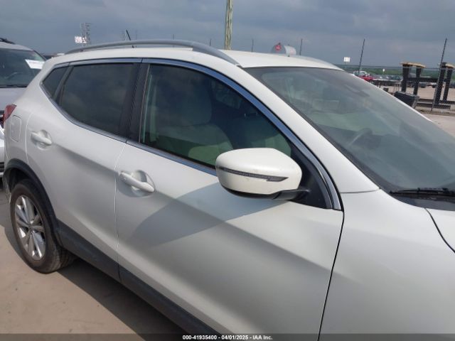 JN1BJ1CR0KW630786 Nissan Rogue Sport Sv