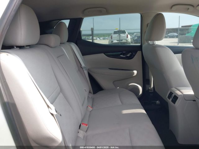 JN1BJ1CR0KW630786 Nissan Rogue Sport Sv