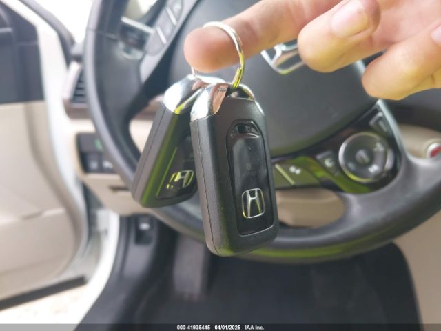 1HGCR3F91GA006924 Honda Accord Touring