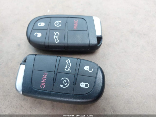 2C3CCAGG8GH349365 Chrysler 300 300s