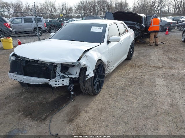 2C3CCAGG8GH349365 Chrysler 300 300s