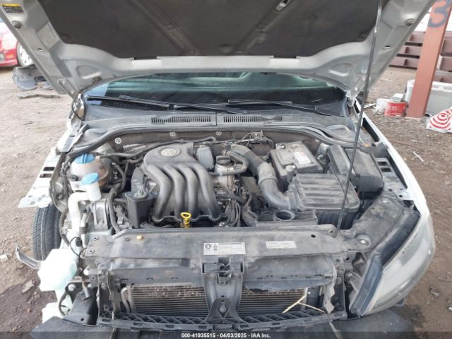 3VW2K7AJXFM253042 Volkswagen Jetta 2.0l S