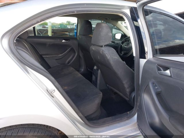 3VW2K7AJXFM253042 Volkswagen Jetta 2.0l S
