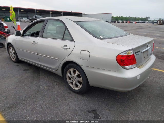 41935598 :رقم المزاد ، 4T1BF30K55U621076 vin ، 2005 Toyota Camry Xle V6 مزاد بيع