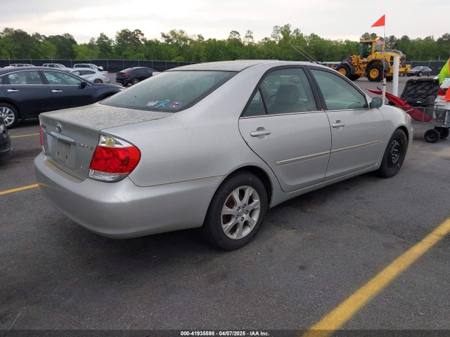 41935598 :رقم المزاد ، 4T1BF30K55U621076 vin ، 2005 Toyota Camry Xle V6 مزاد بيع