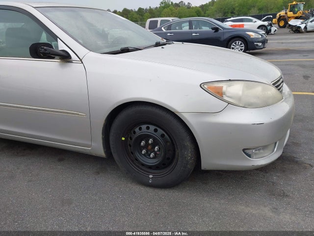 41935598 :رقم المزاد ، 4T1BF30K55U621076 vin ، 2005 Toyota Camry Xle V6 مزاد بيع