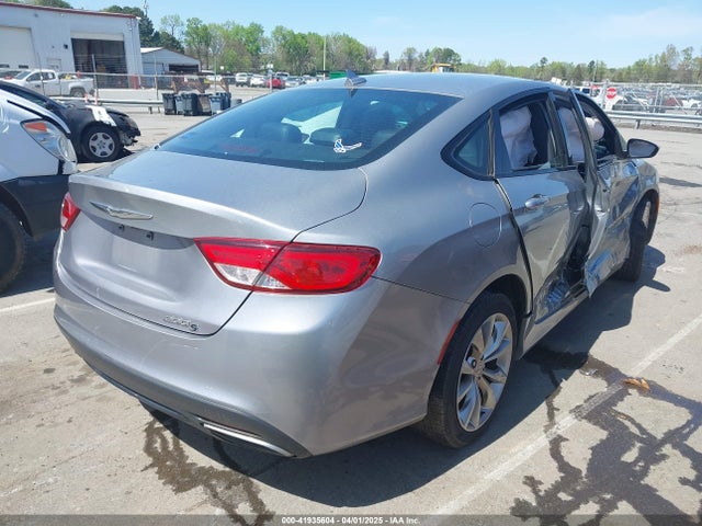 Chrysler 200 S 2015 1C3CCCBG2FN505330 Image 4