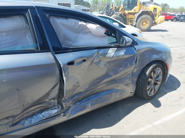 Chrysler 200 S 2015 1C3CCCBG2FN505330 Image 6