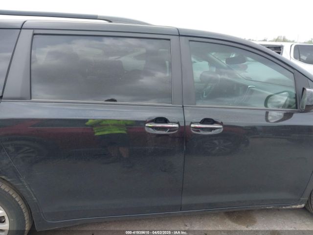 5TDYK3DC0FS666767 Toyota Sienna Xle Premium 8 Passenger