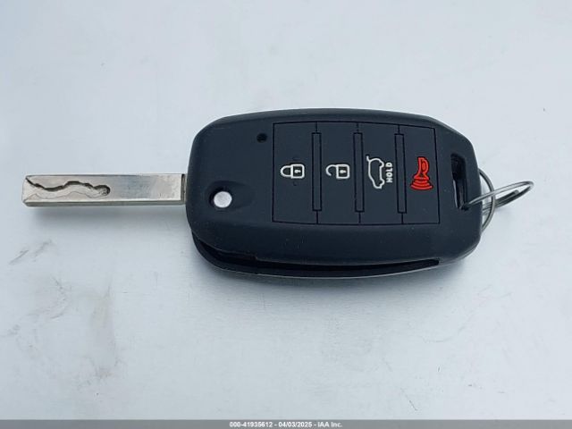 5XXGT4L33JG240159 KIA Optima Lx