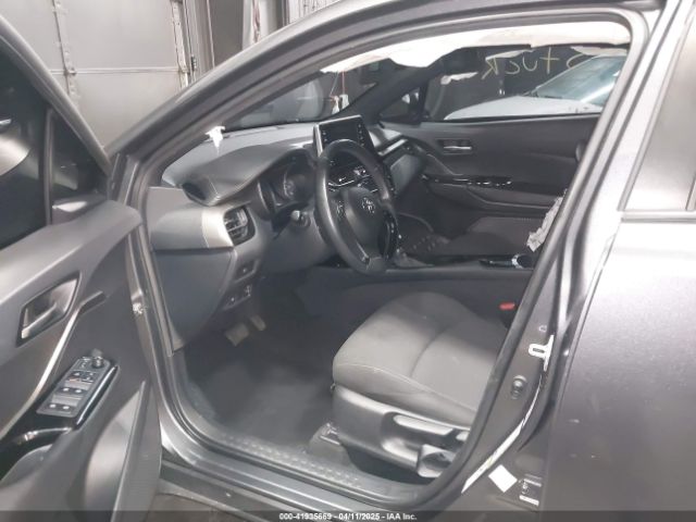 NMTKHMBX3KR083103 Toyota C-HR XLE
