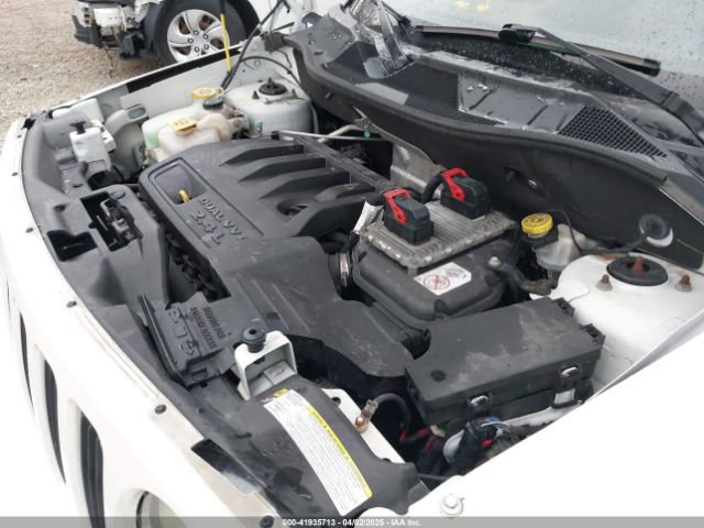 1C4NJRBBXHD108927 Jeep Patriot Sport Se 4x4