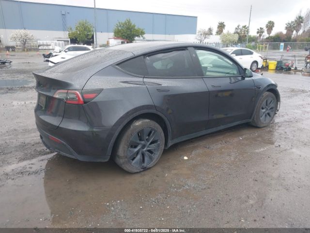 2024 TESLA MODEL Y 7SAYGDED8RF131647 Photo 3