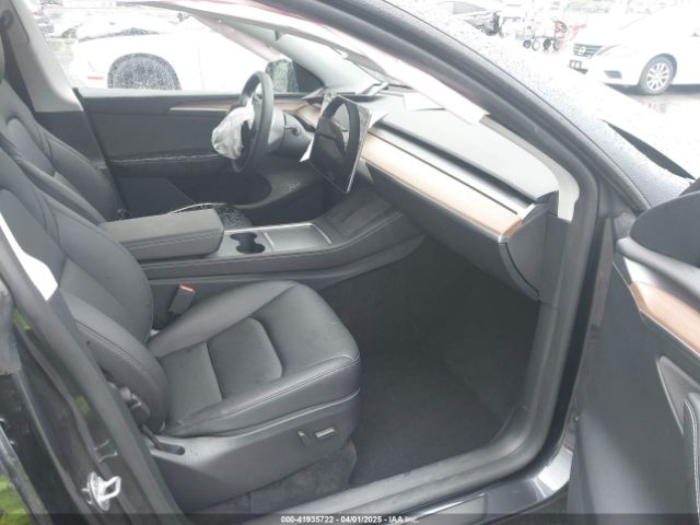 2024 TESLA MODEL Y 7SAYGDED8RF131647 Photo 4