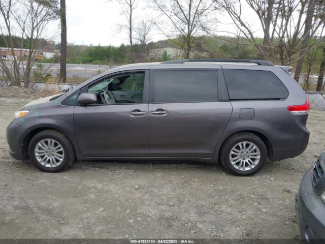 5TDYK3DC2ES420737 Toyota Sienna Xle V6 8 Passenger